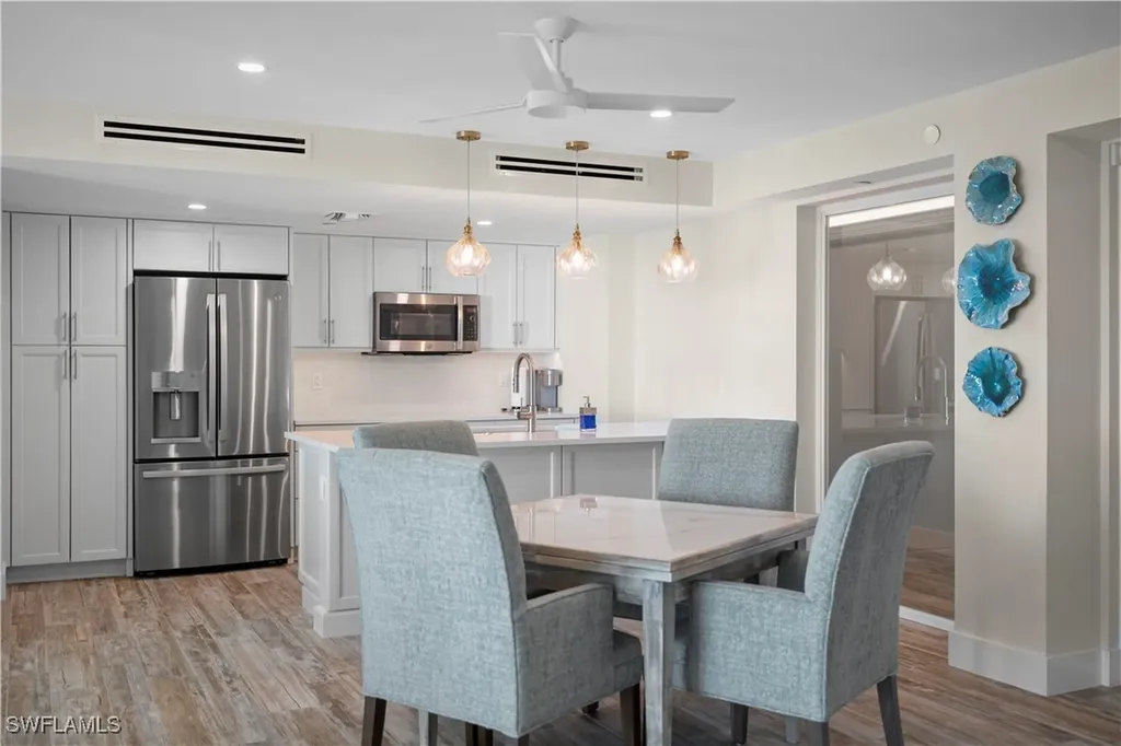 1977 Gulf Shore Boulevard N Naples FL 34102