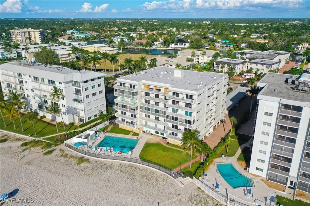 1977 Gulf Shore Boulevard N Naples FL 34102