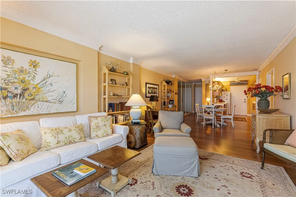 1977 Gulf Shore Boulevard N Naples FL 34102