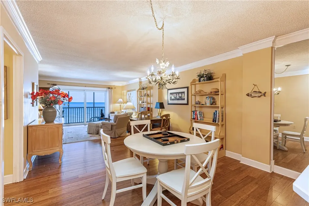 1977 Gulf Shore Boulevard N Naples FL 34102