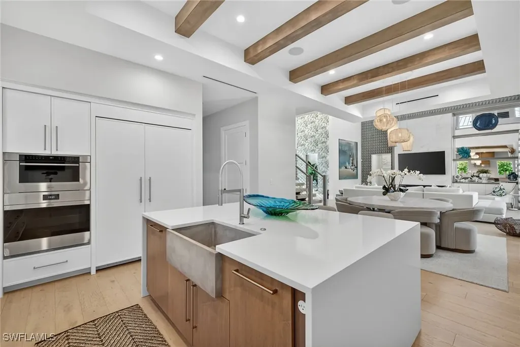 405 7th Avenue N Naples FL 34102