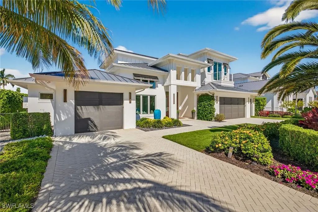 405 7th Avenue N Naples FL 34102