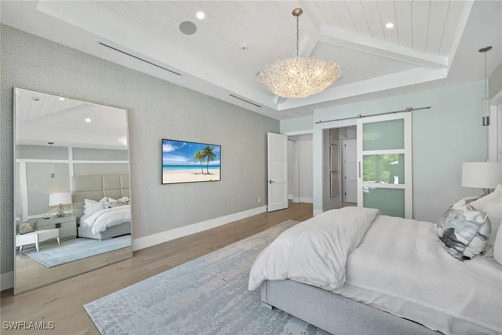 405 7th Avenue N Naples FL 34102