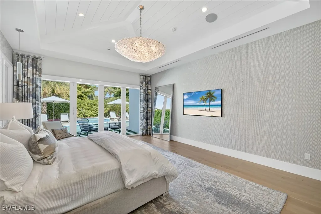 405 7th Avenue N Naples FL 34102