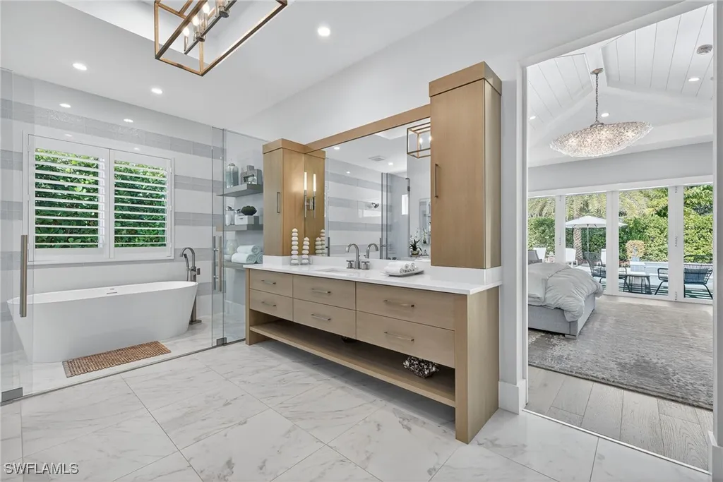405 7th Avenue N Naples FL 34102