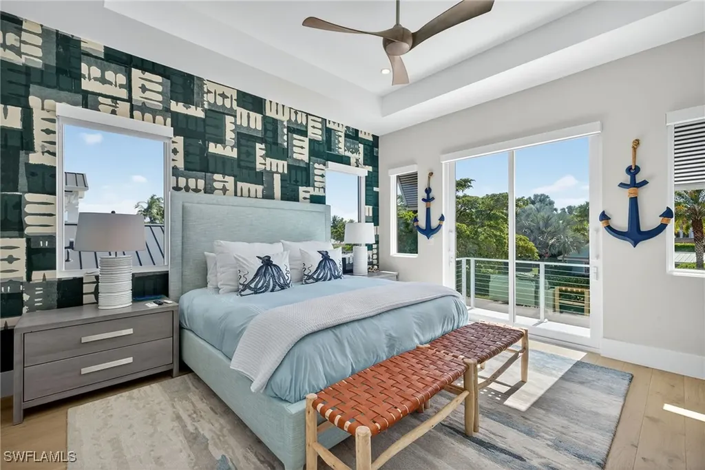 405 7th Avenue N Naples FL 34102