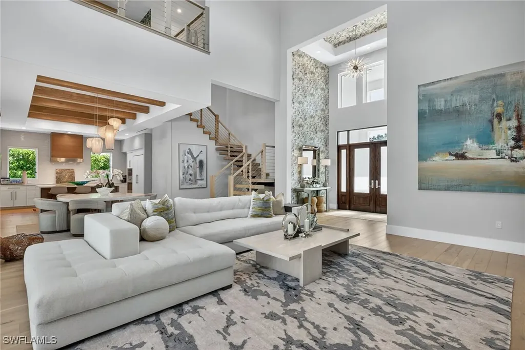 405 7th Avenue N Naples FL 34102