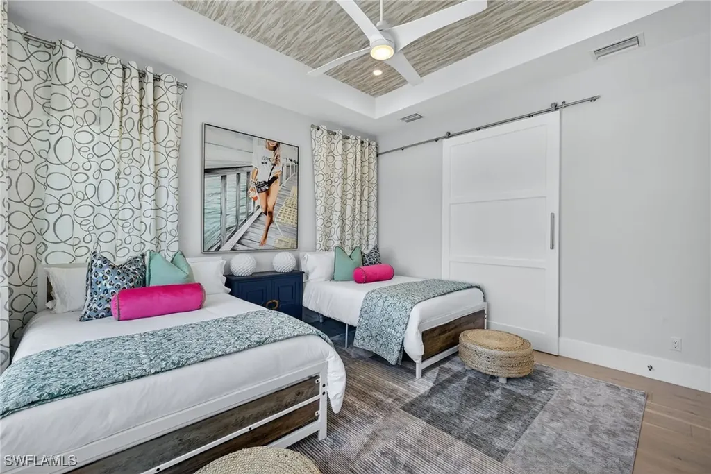 405 7th Avenue N Naples FL 34102