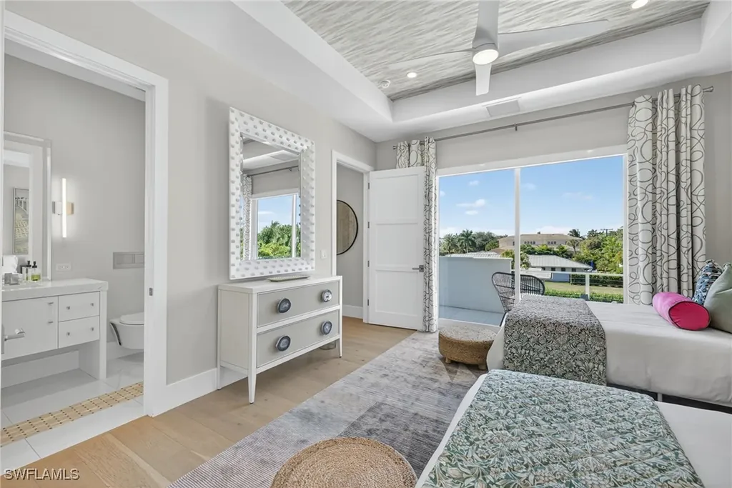 405 7th Avenue N Naples FL 34102