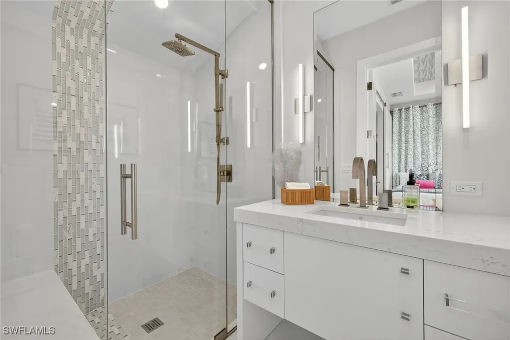 405 7th Avenue N Naples FL 34102