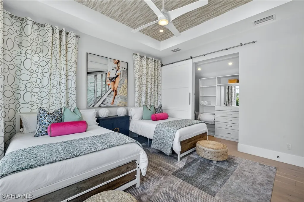405 7th Avenue N Naples FL 34102