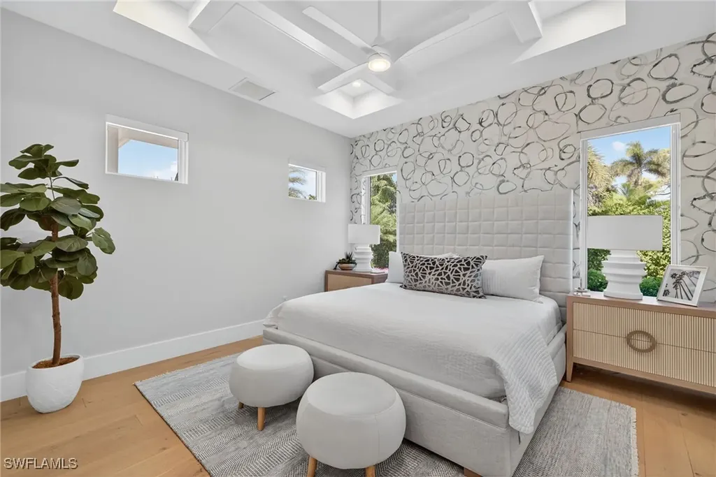 405 7th Avenue N Naples FL 34102