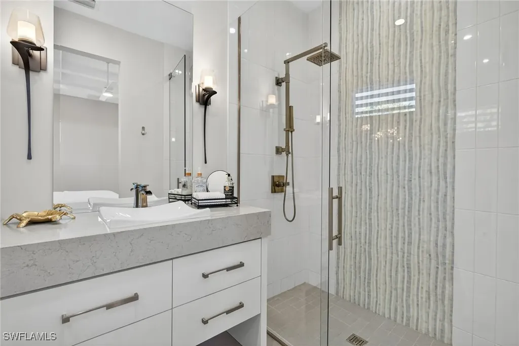 405 7th Avenue N Naples FL 34102