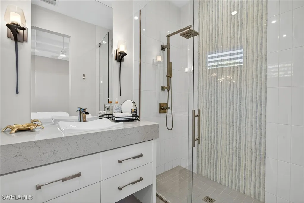 405 7th Avenue N Naples FL 34102