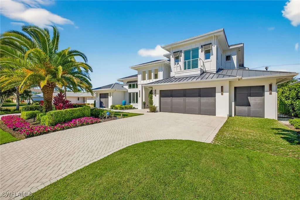 405 7th Avenue N Naples FL 34102