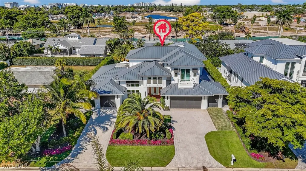 405 7th Avenue N Naples FL 34102