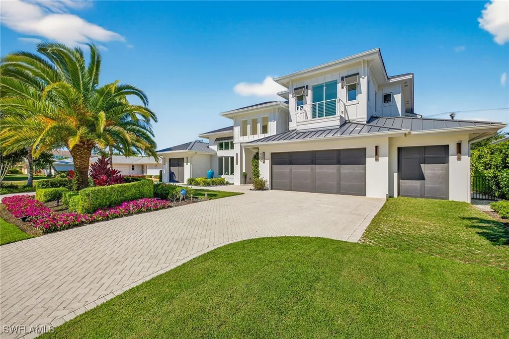 405 7th Avenue N Naples FL 34102