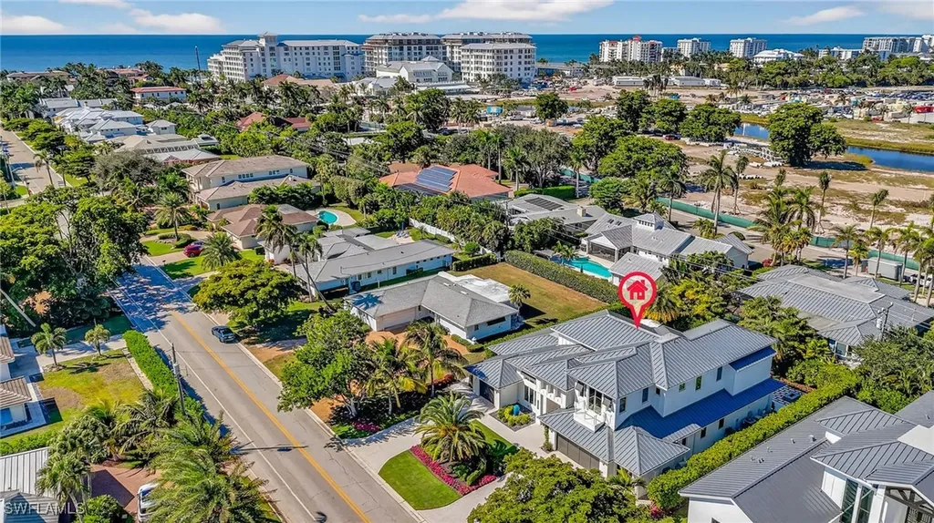 405 7th Avenue N Naples FL 34102