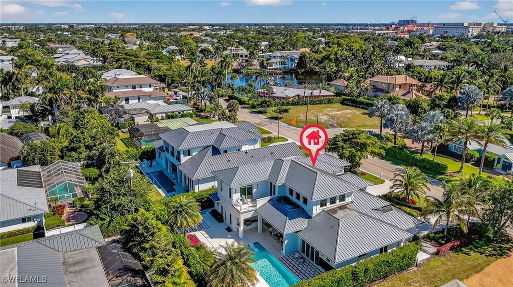 405 7th Avenue N Naples FL 34102