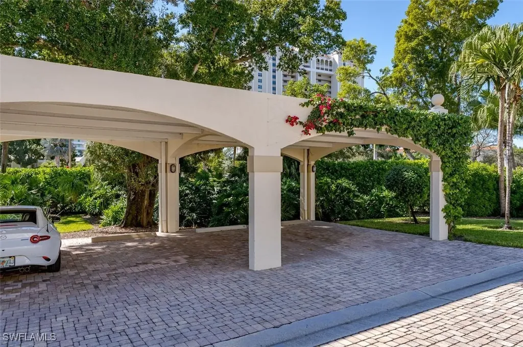 6545 Valen Way Naples FL 34108