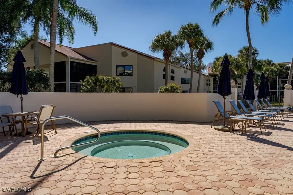 6545 Valen Way Naples FL 34108