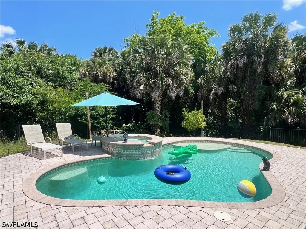 Naples FL, 921 16TH Avenue SW
