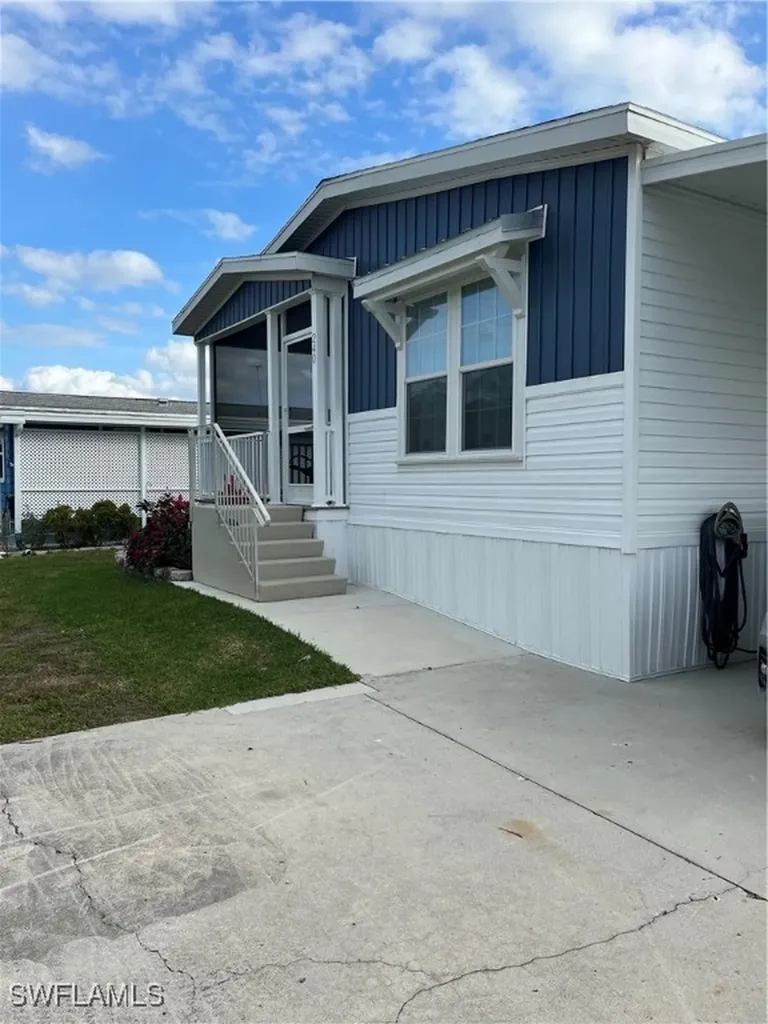 240 Ocean Reef Lane Naples FL 34114