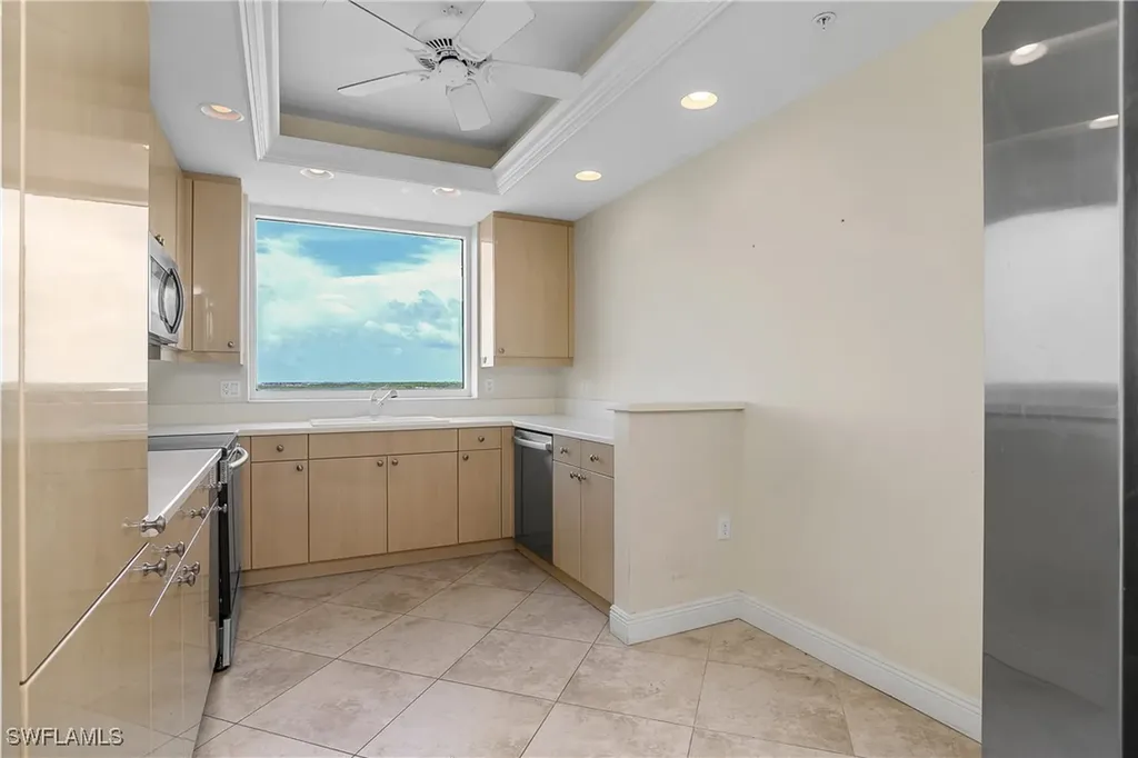 420 Cove Tower Drive Naples FL 34110
