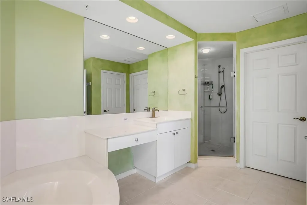 420 Cove Tower Drive Naples FL 34110
