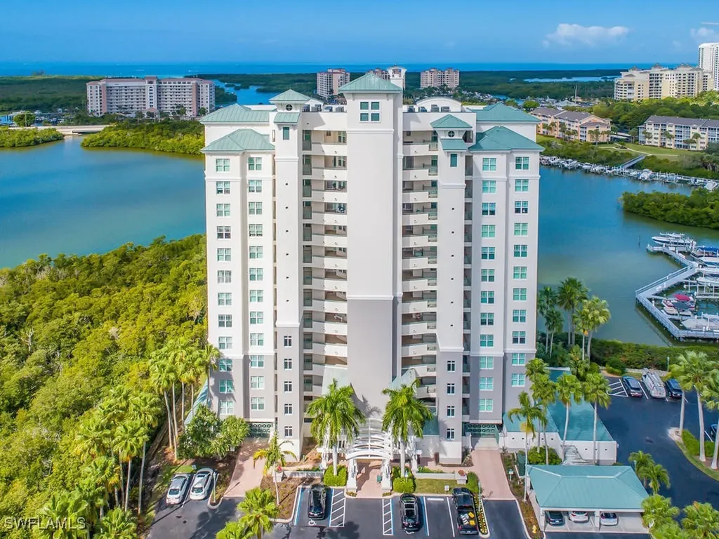 420 Cove Tower Drive Naples FL 34110
