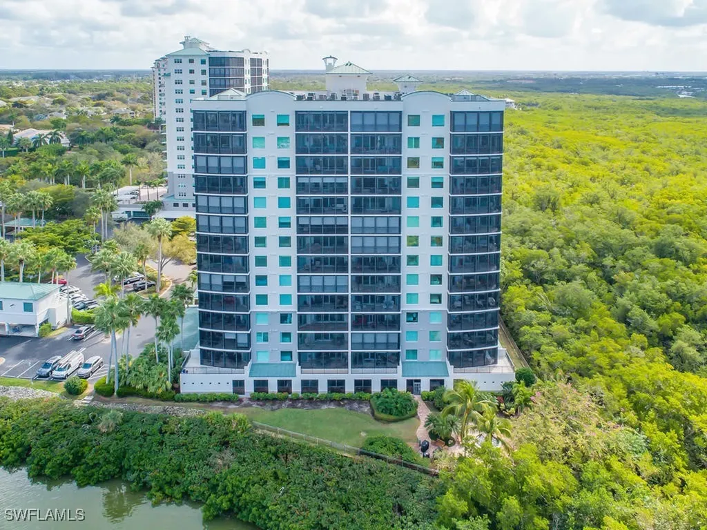 420 Cove Tower Drive Naples FL 34110