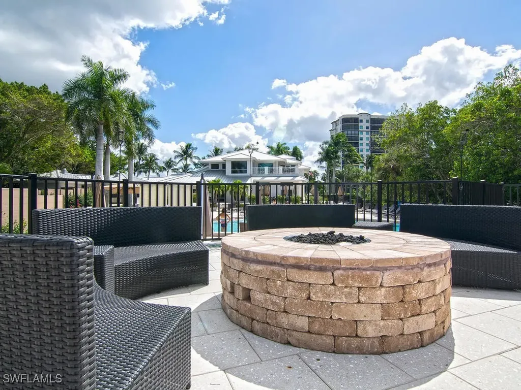 420 Cove Tower Drive Naples FL 34110