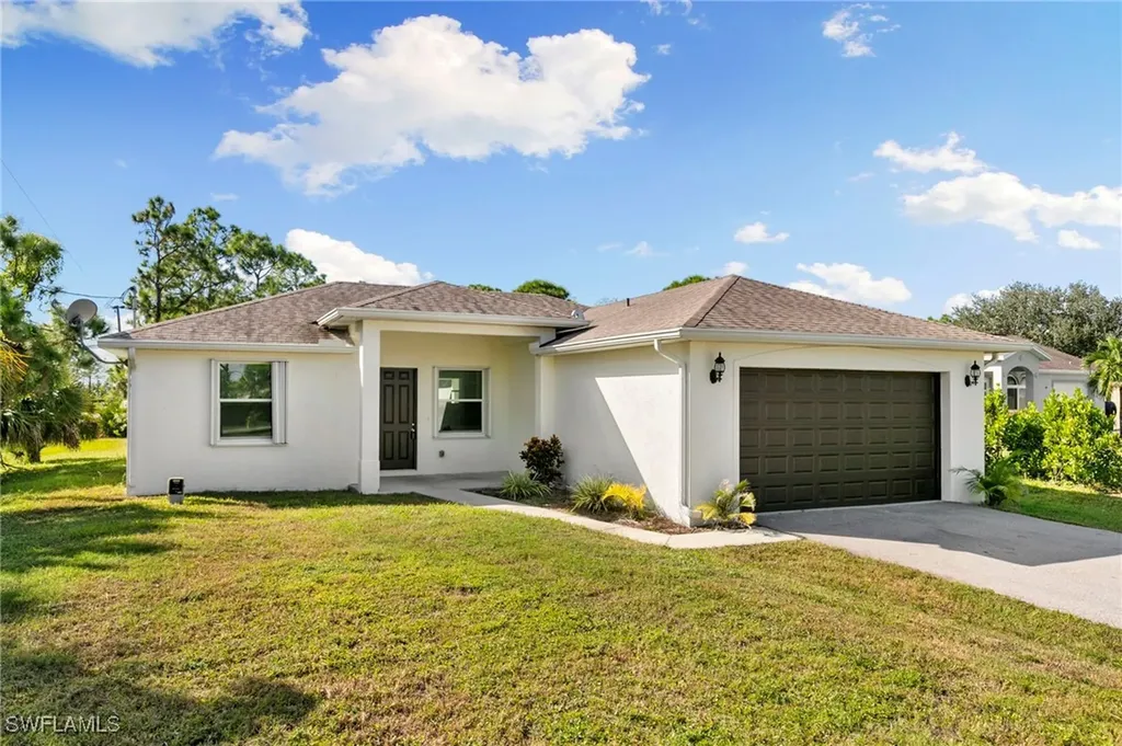 Naples FL, 3909 Everglades Boulevard N