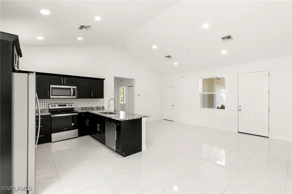 3909 Everglades Boulevard N Naples FL 34120