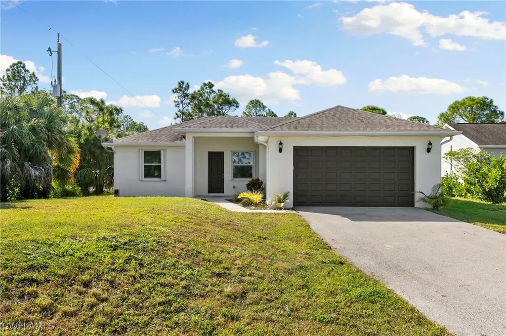 3909 Everglades Boulevard N Naples FL 34120