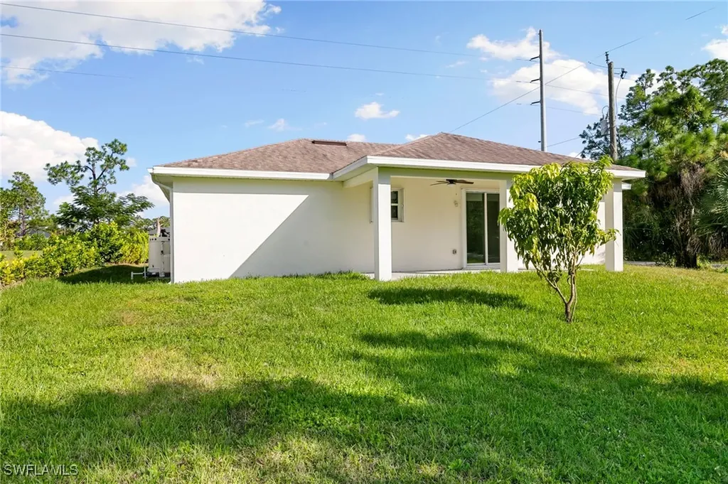 3909 Everglades Boulevard N Naples FL 34120