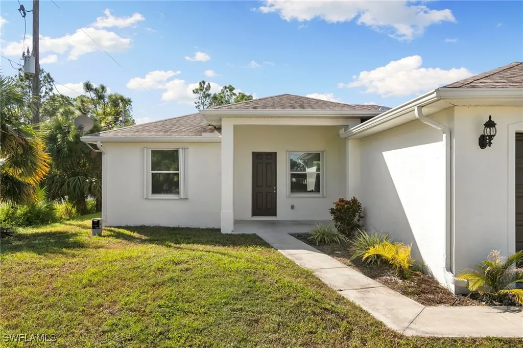 3909 Everglades Boulevard N Naples FL 34120