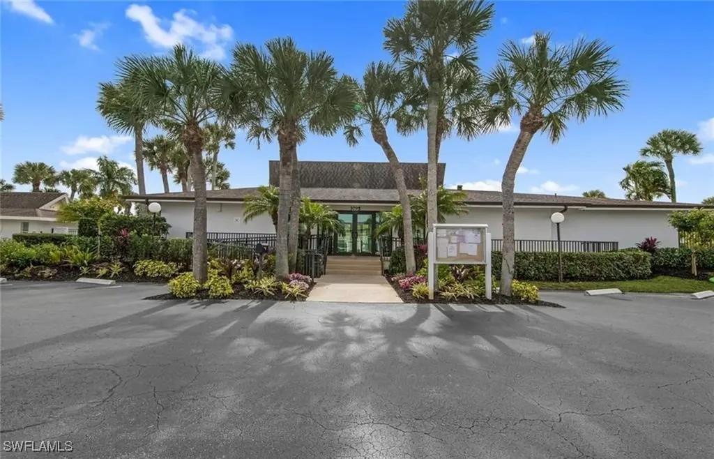 3400 Frosty Way Naples FL 34112