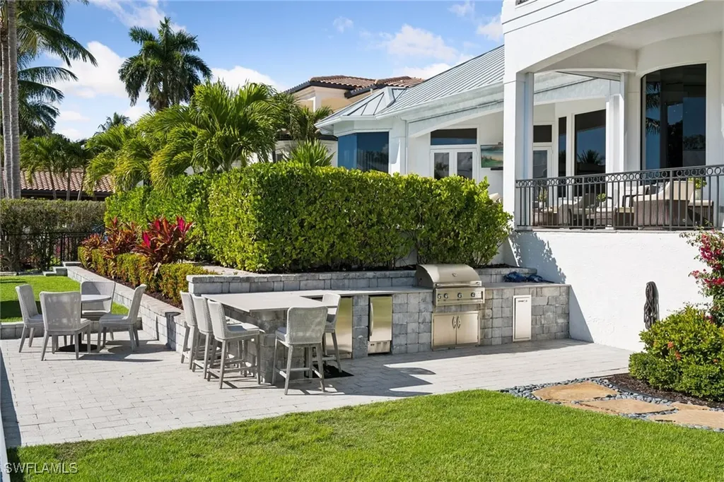 470 17th Avenue S Naples FL 34102