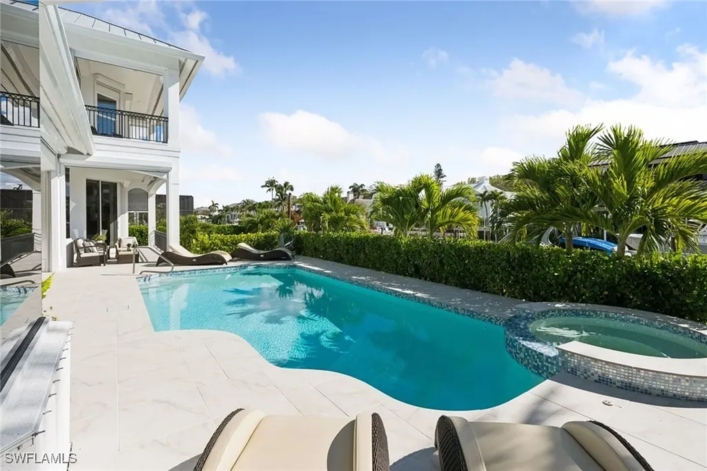 470 17th Avenue S Naples FL 34102