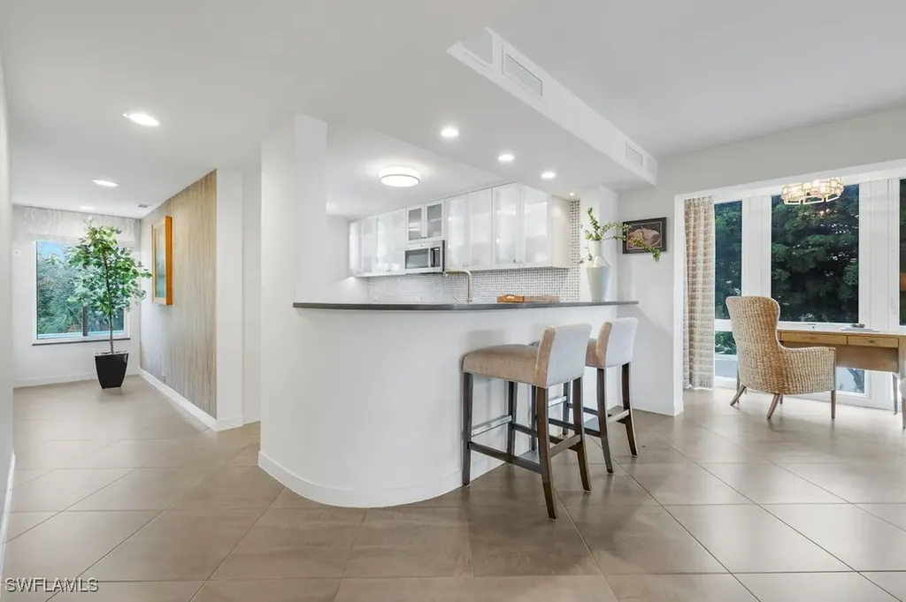 355 Park Shore Drive Naples FL 34103
