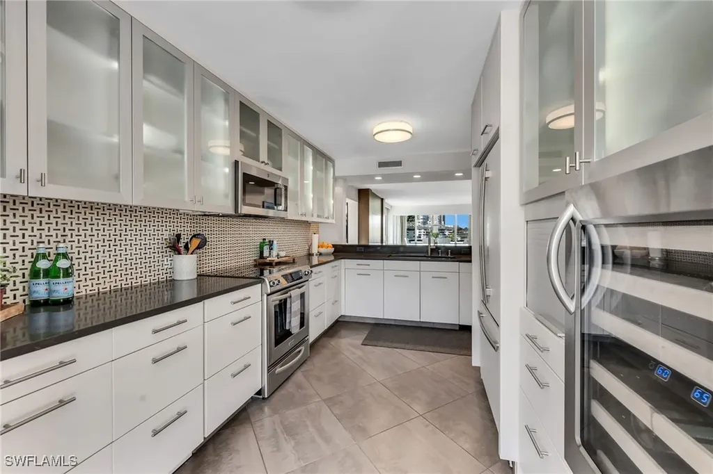 355 Park Shore Drive Naples FL 34103
