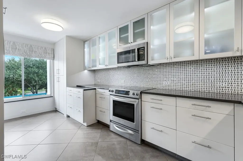 355 Park Shore Drive Naples FL 34103