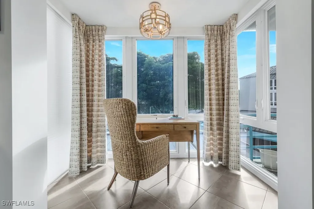 355 Park Shore Drive Naples FL 34103