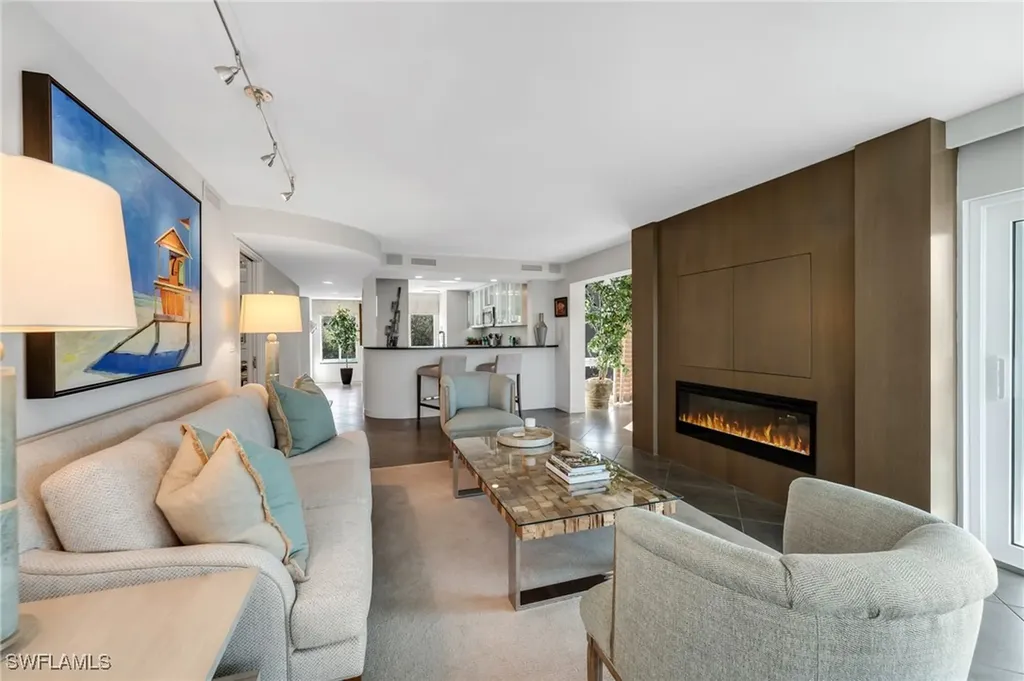 355 Park Shore Drive Naples FL 34103