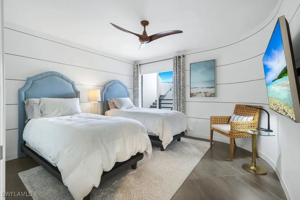 355 Park Shore Drive Naples FL 34103