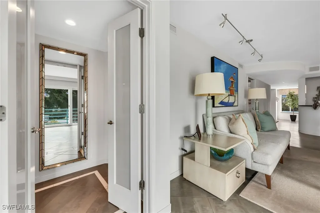 355 Park Shore Drive Naples FL 34103