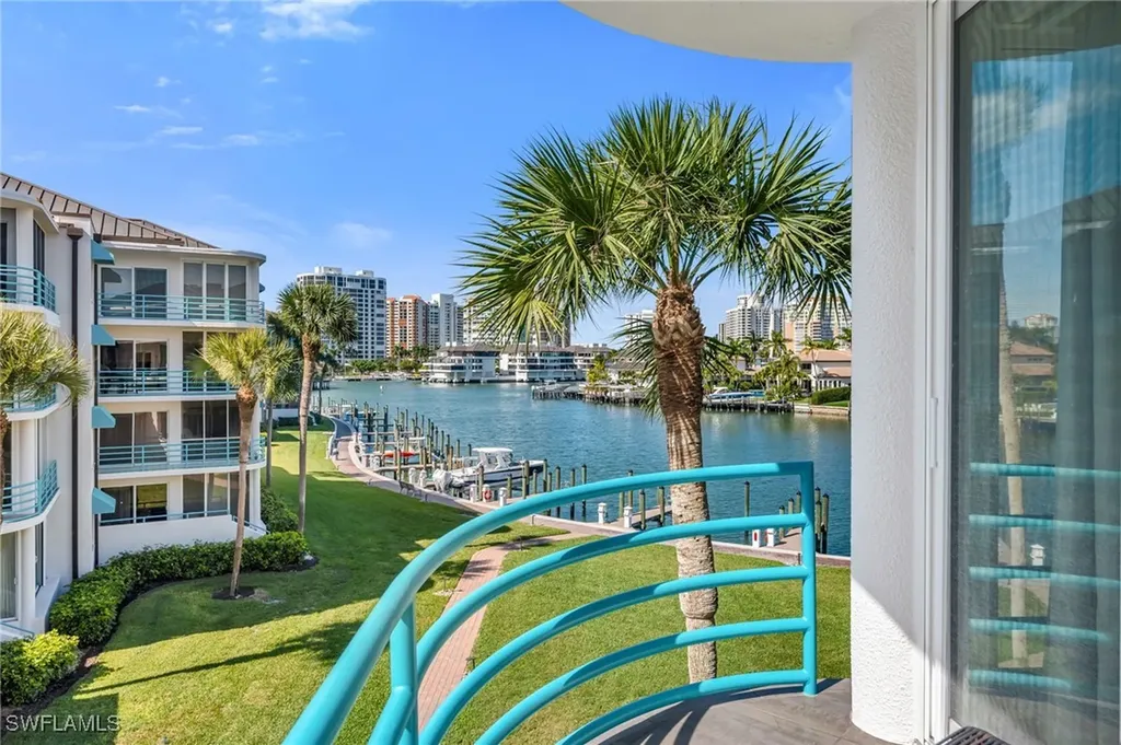 355 Park Shore Drive Naples FL 34103