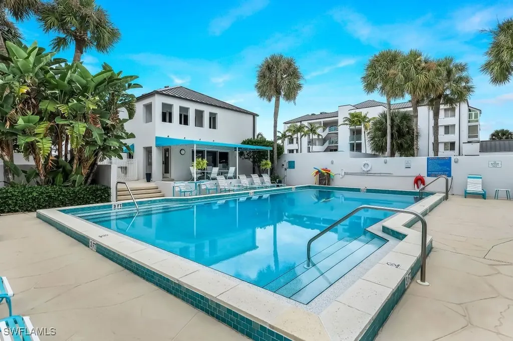 355 Park Shore Drive Naples FL 34103