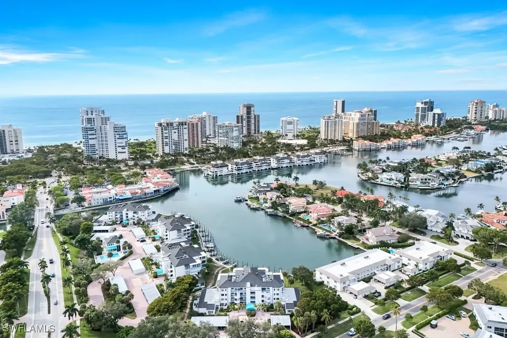 355 Park Shore Drive Naples FL 34103